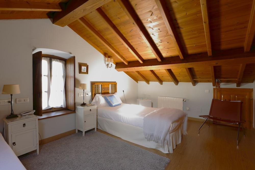 La Ermita De Deva Hotel Gijon Bagian luar foto
